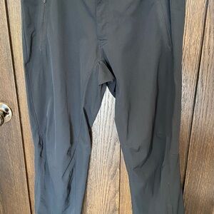 REI Women’s Black hiking pants 8P